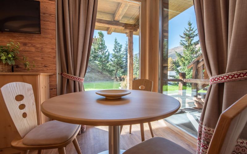 Forcola Chalet Snowflake